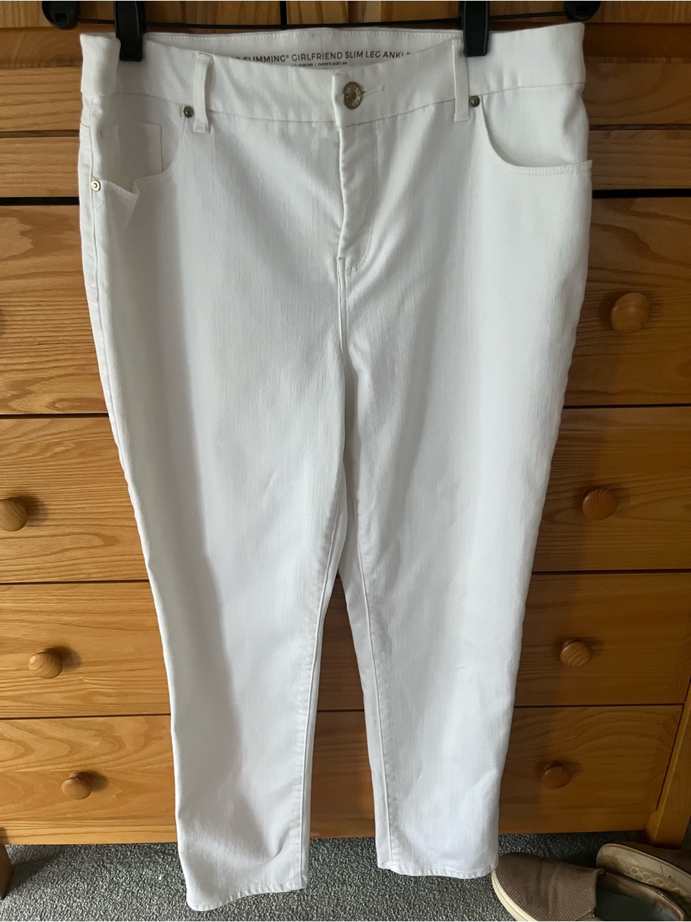 Chic’s 10/1.5 R White Slimming Girlfriend Slim Leg Ankle Jeans